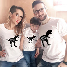 Load image into Gallery viewer, Summer Family Matching Outfits Look Daddy Mommy and Me T-shirt
